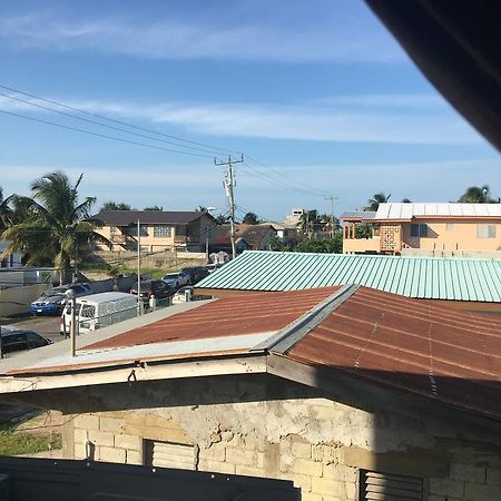 Honey'S Hotel Belize City Exterior photo