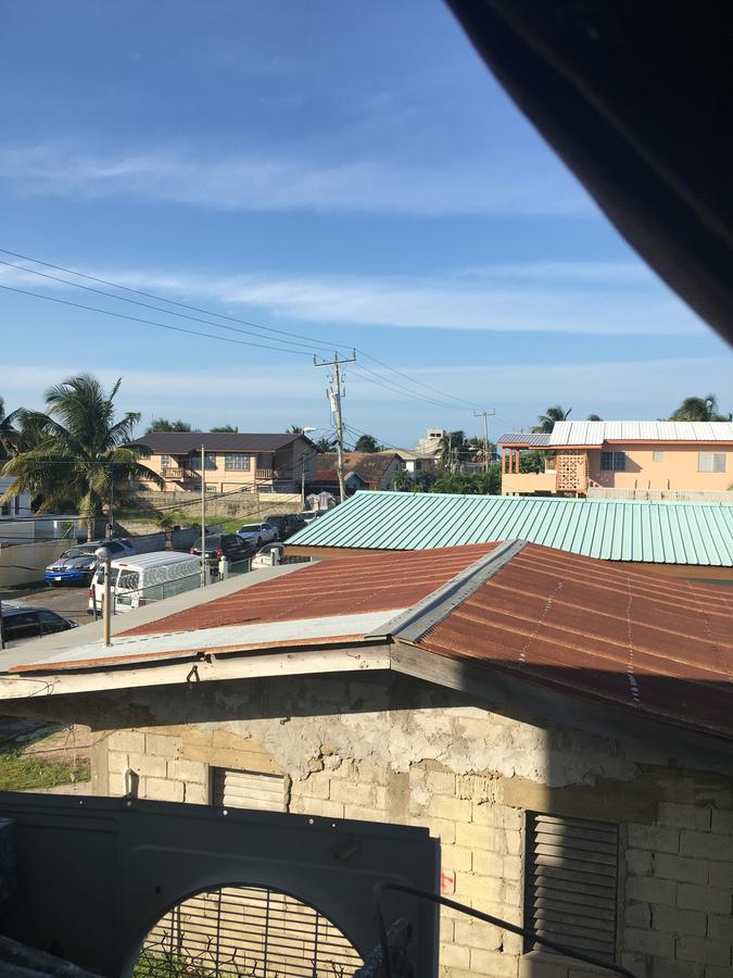 Honey'S Hotel Belize City Exterior photo